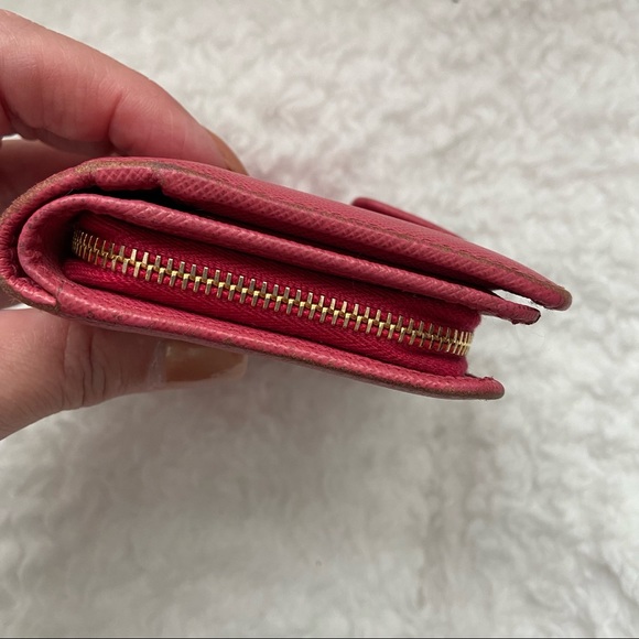 SOLD - PRADA PINK SMALL SAFFIANO LEATHER WALLET - Picture 5 of 9
